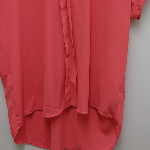 Coral short sleeve hi-low blouse - Picture 3 of 7